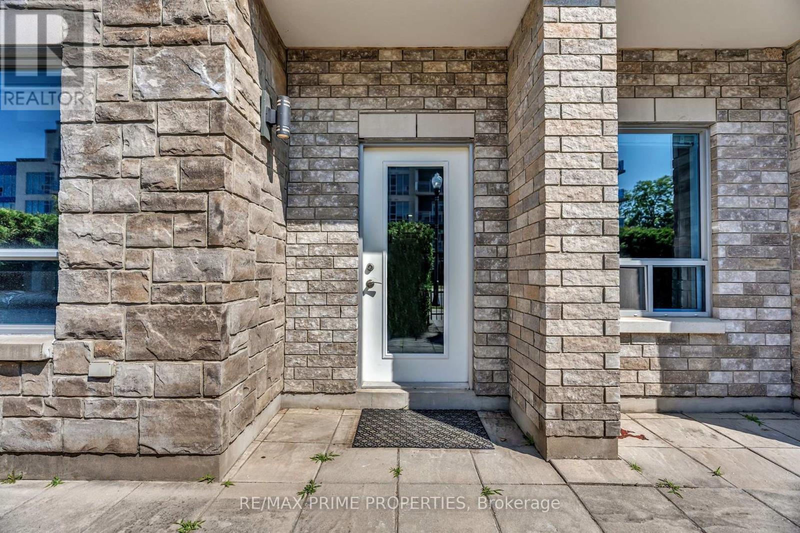 110 - 320 Sugarcreek Trail S Property Photo 40