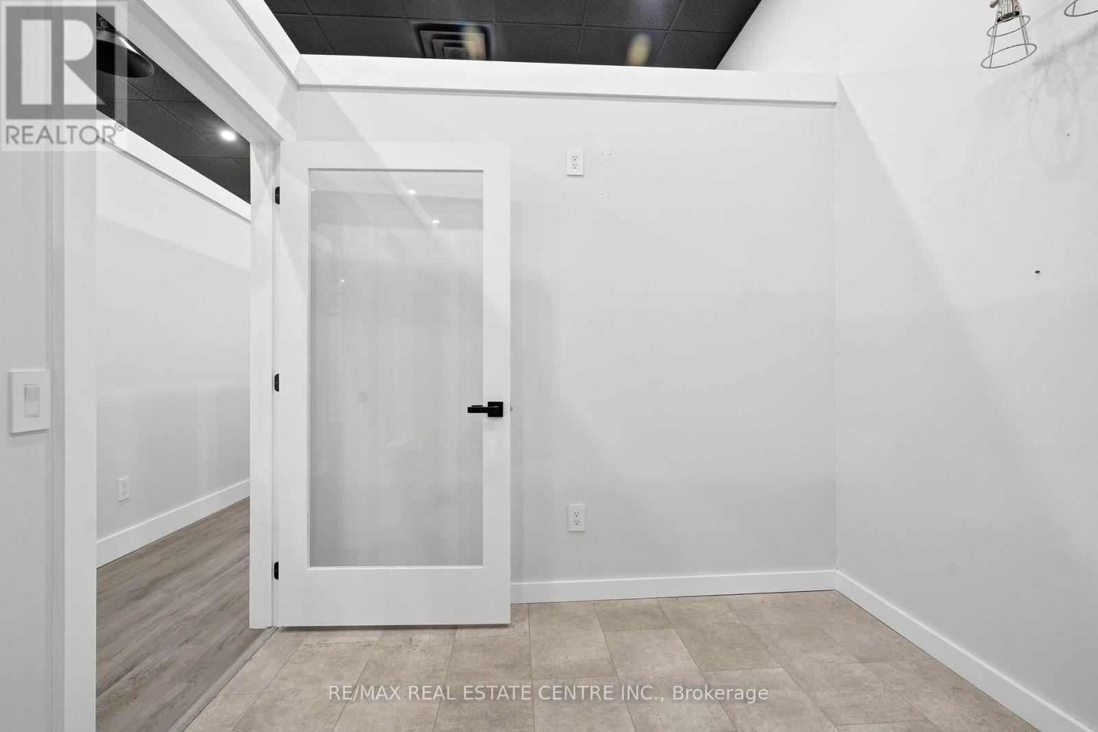 103 - 45 Wyndham Street N Property Photo 19