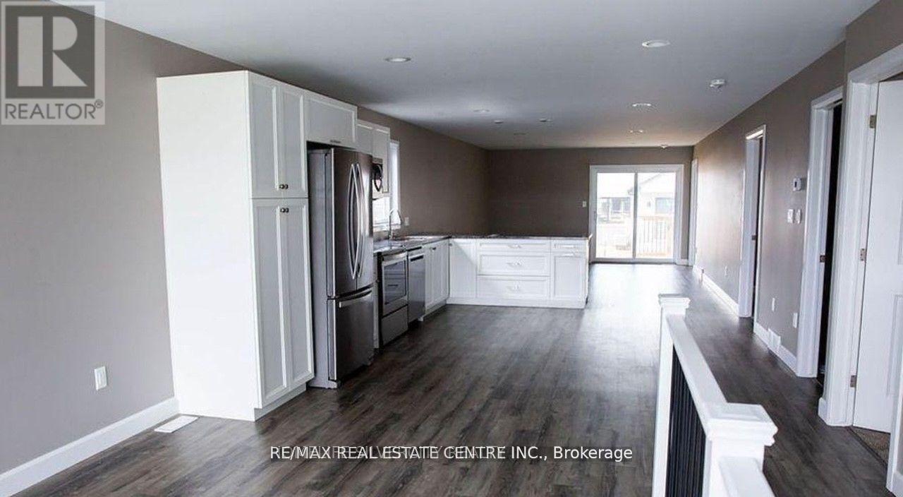 133 Howard Road Property Photo 2