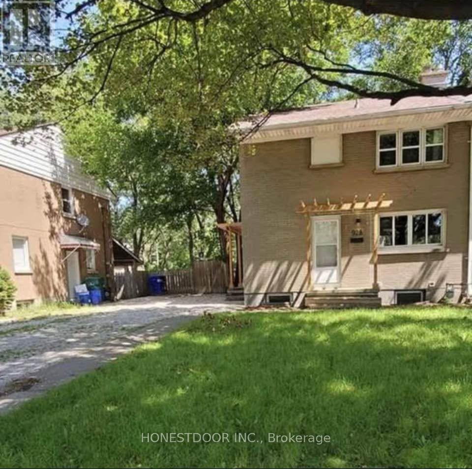 928 Randolph Avenue Property Photo 1