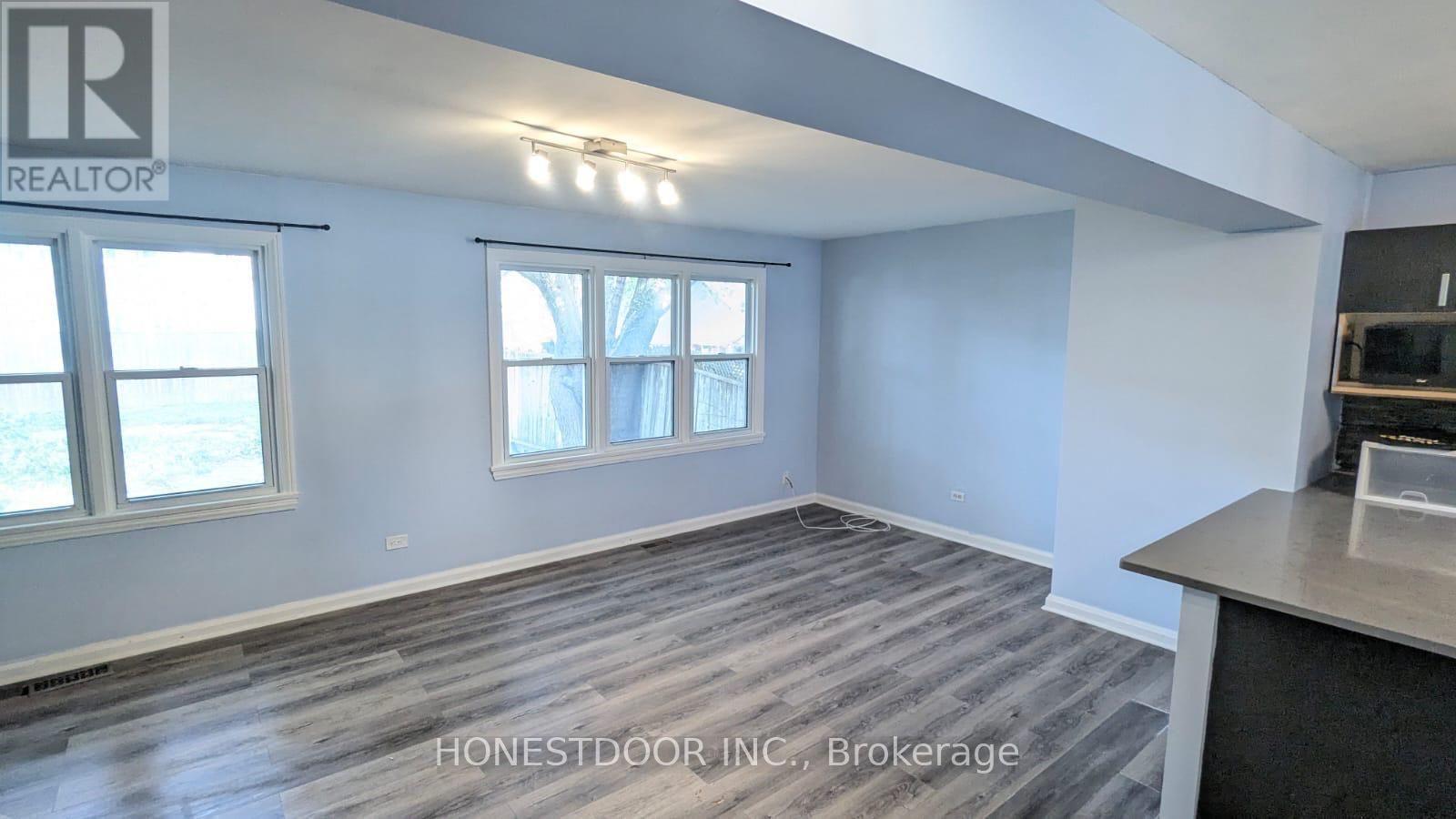 928 Randolph Avenue Property Photo 4