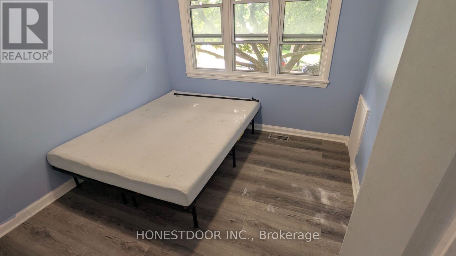 928 Randolph Avenue Property Photo 12