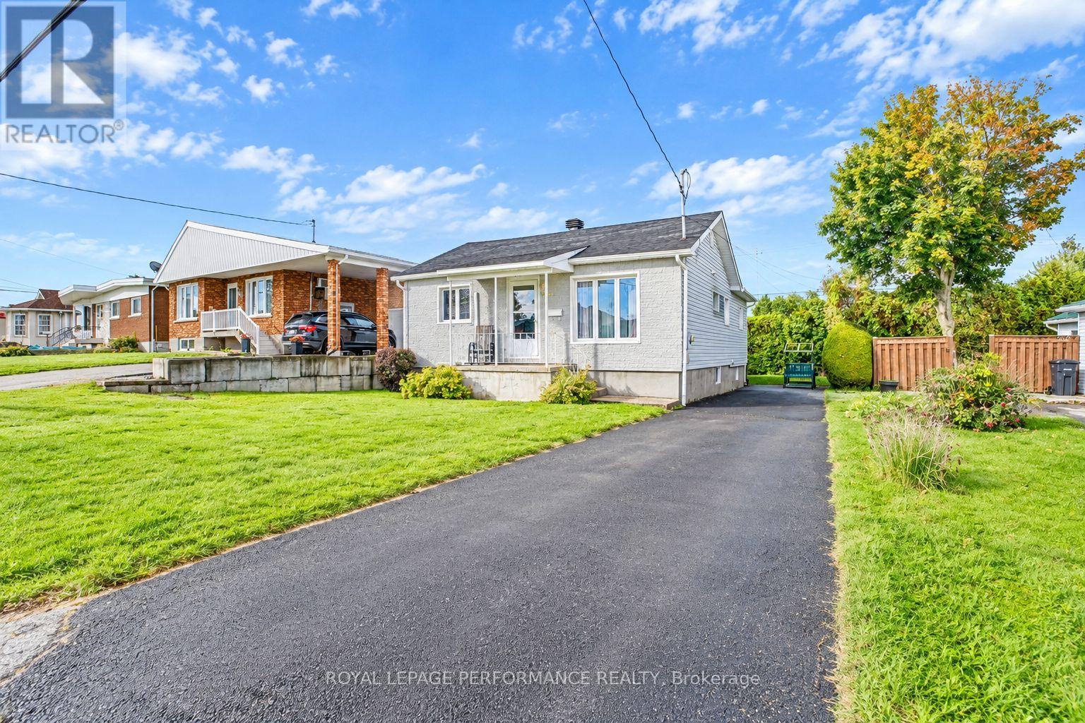 514 Catherine Street Property Photo 2