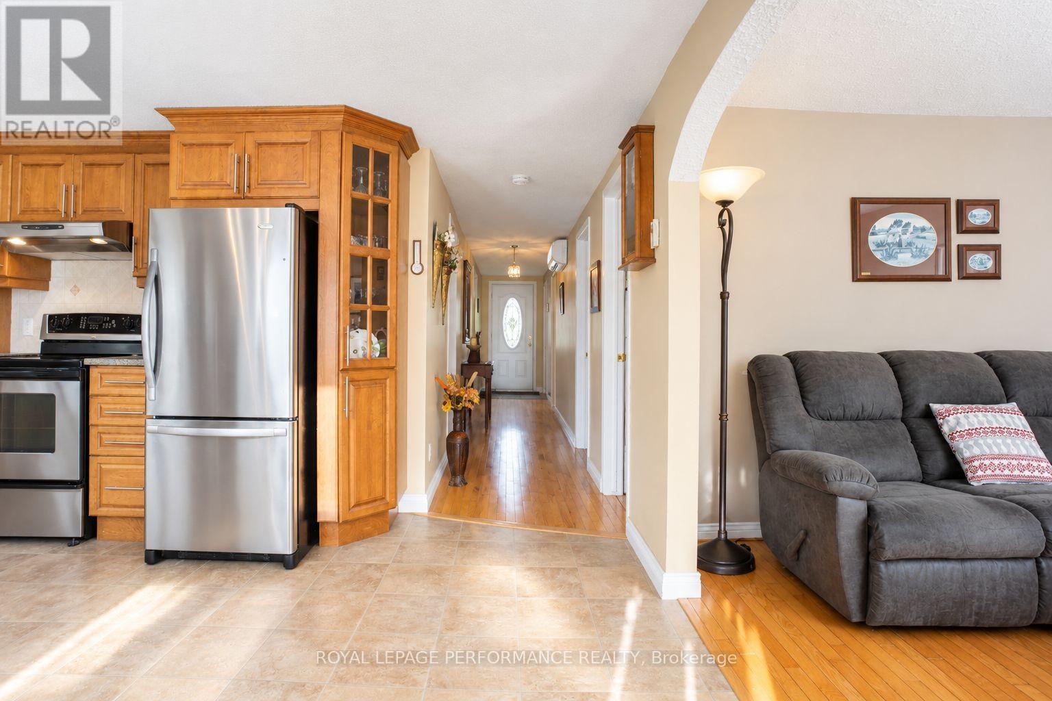 514 Catherine Street Property Photo 4