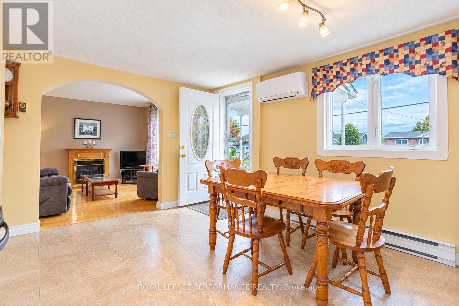 514 Catherine Street Property Photo 6