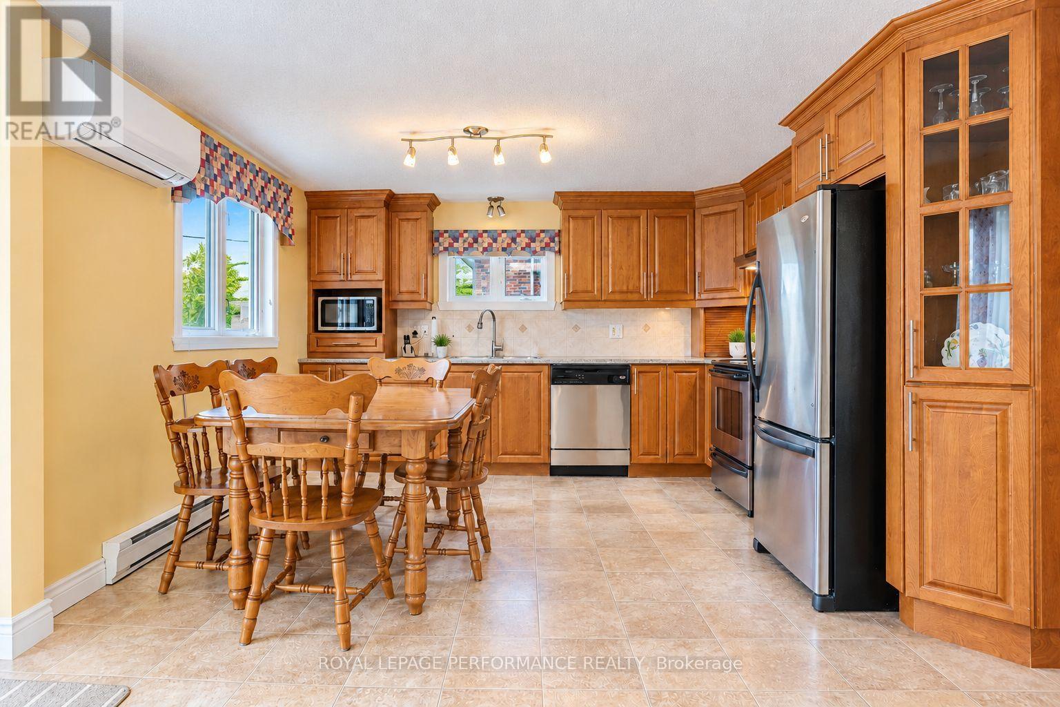 514 Catherine Street Property Photo 8