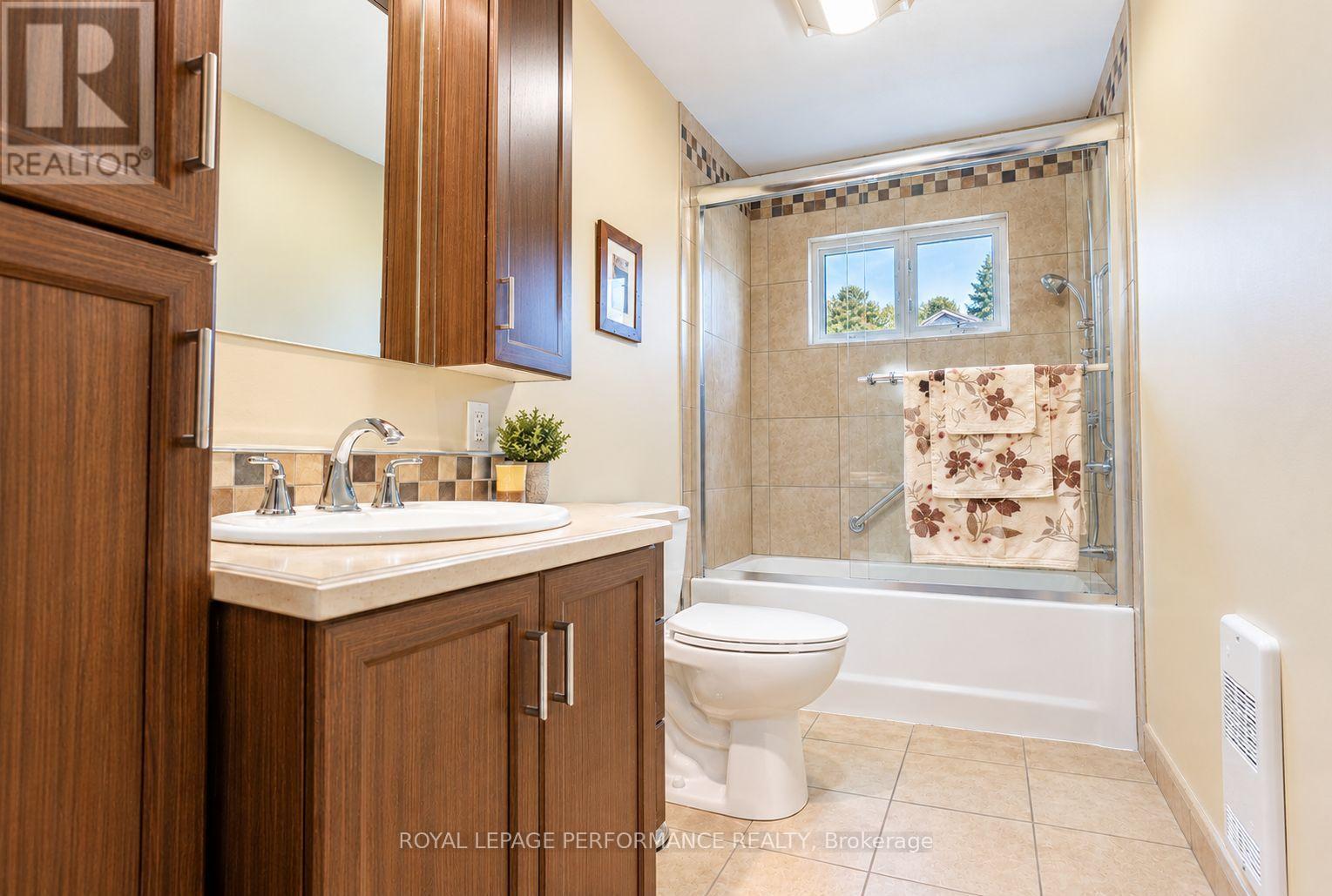 514 Catherine Street Property Photo 12