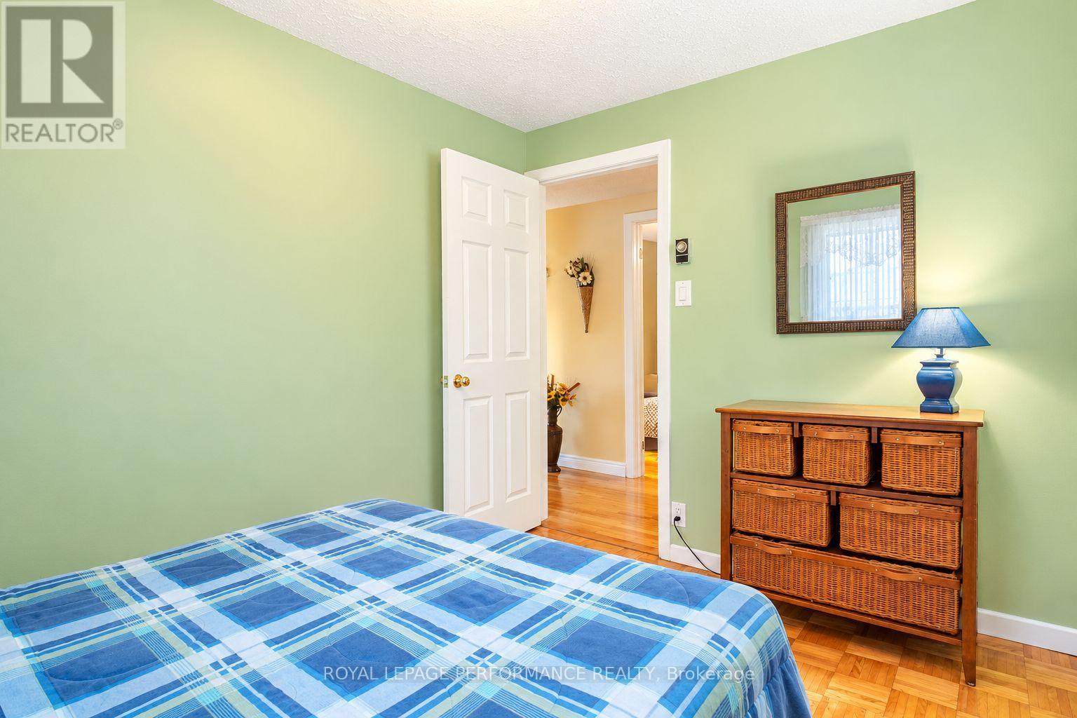 514 Catherine Street Property Photo 14