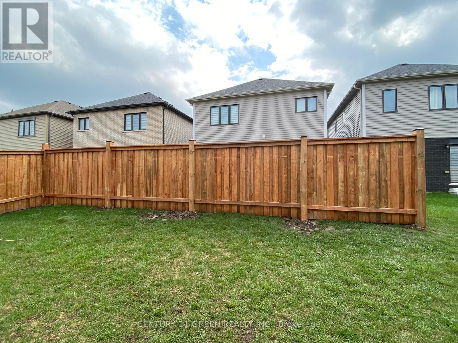 55 Selection Heights Property Photo 18