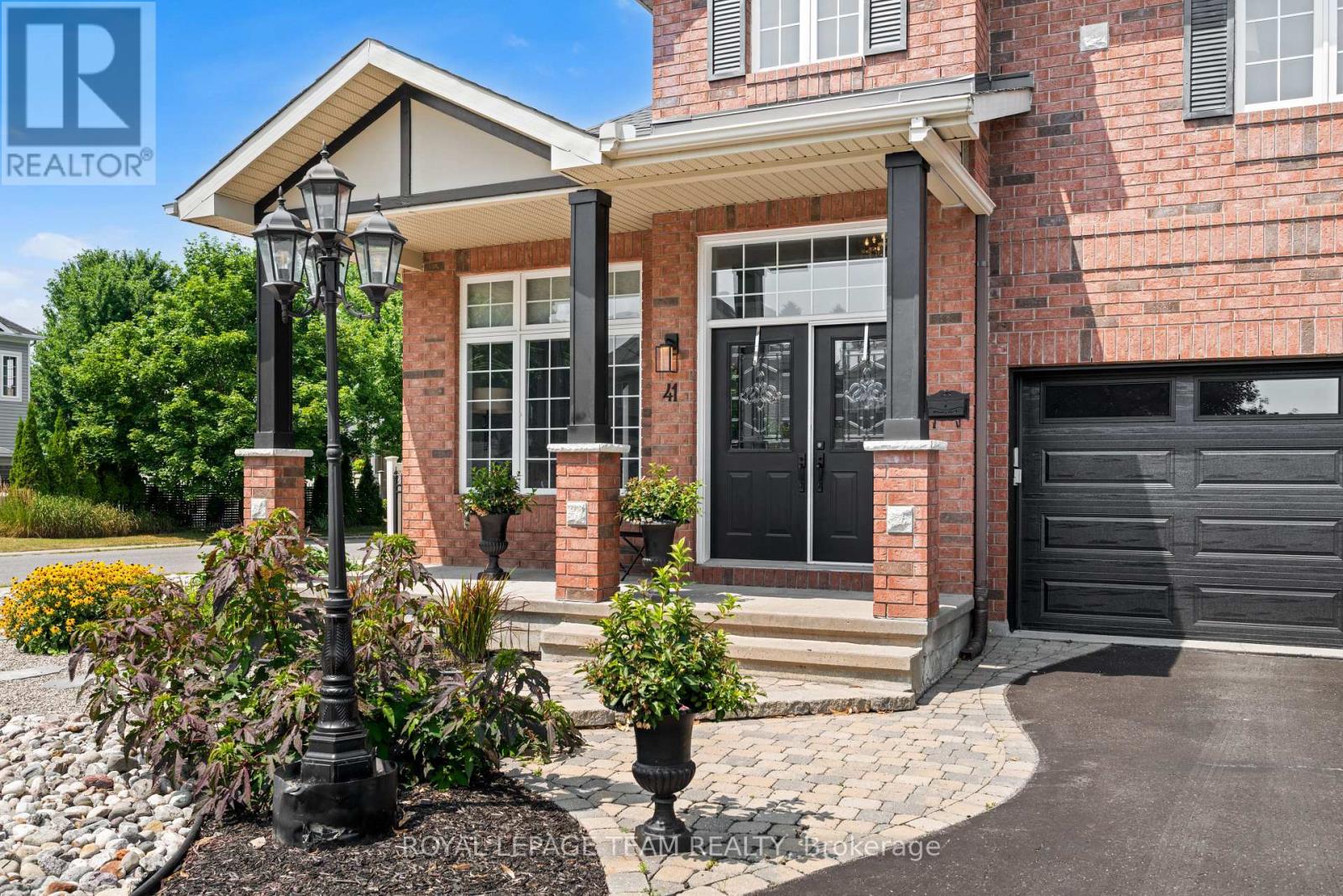 41 Blackshire Circle Property Photo 2