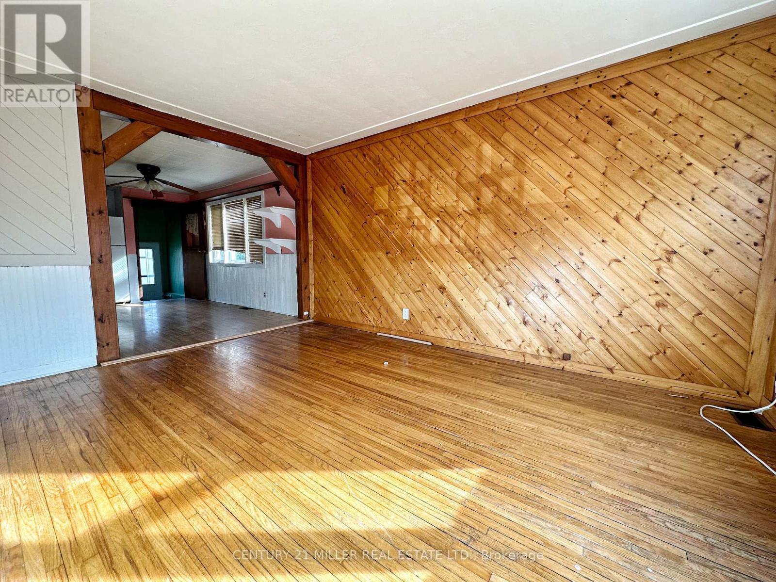 49 Ridge Road E Property Photo 11