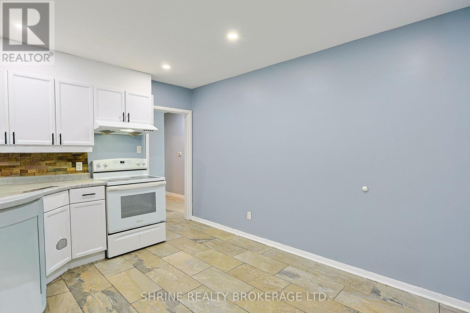 Upper Unit - 321 Salisbury Street Property Photo 5
