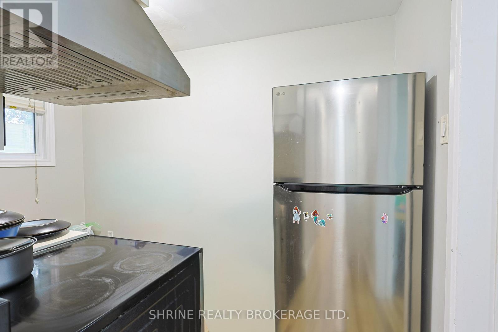 Upper Unit - 321 Salisbury Street Property Photo 15