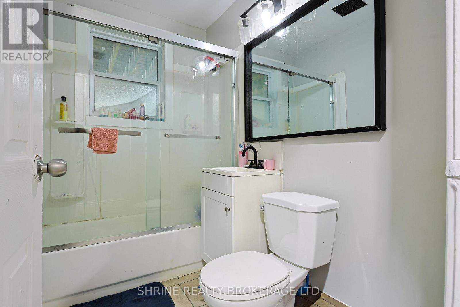Upper Unit - 321 Salisbury Street Property Photo 17