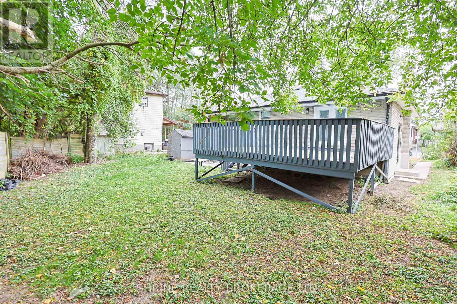 Upper Unit - 321 Salisbury Street Property Photo 25