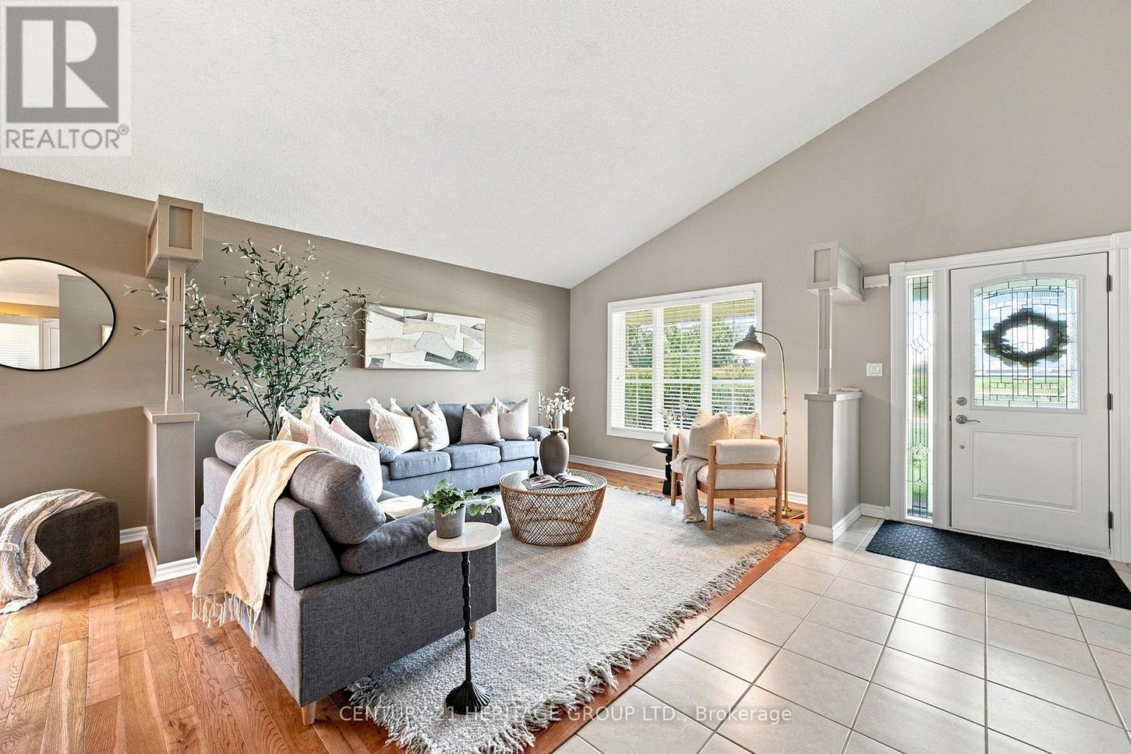546 Jerseyville Road W Property Photo 8