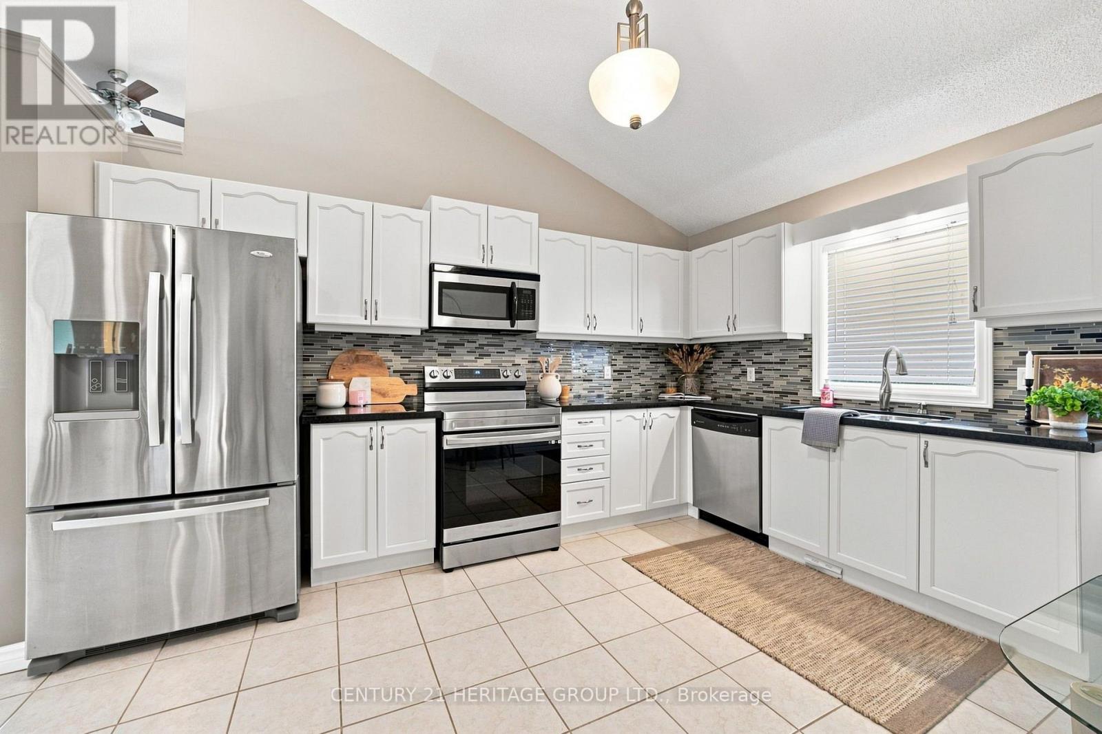 546 Jerseyville Road W Property Photo 15