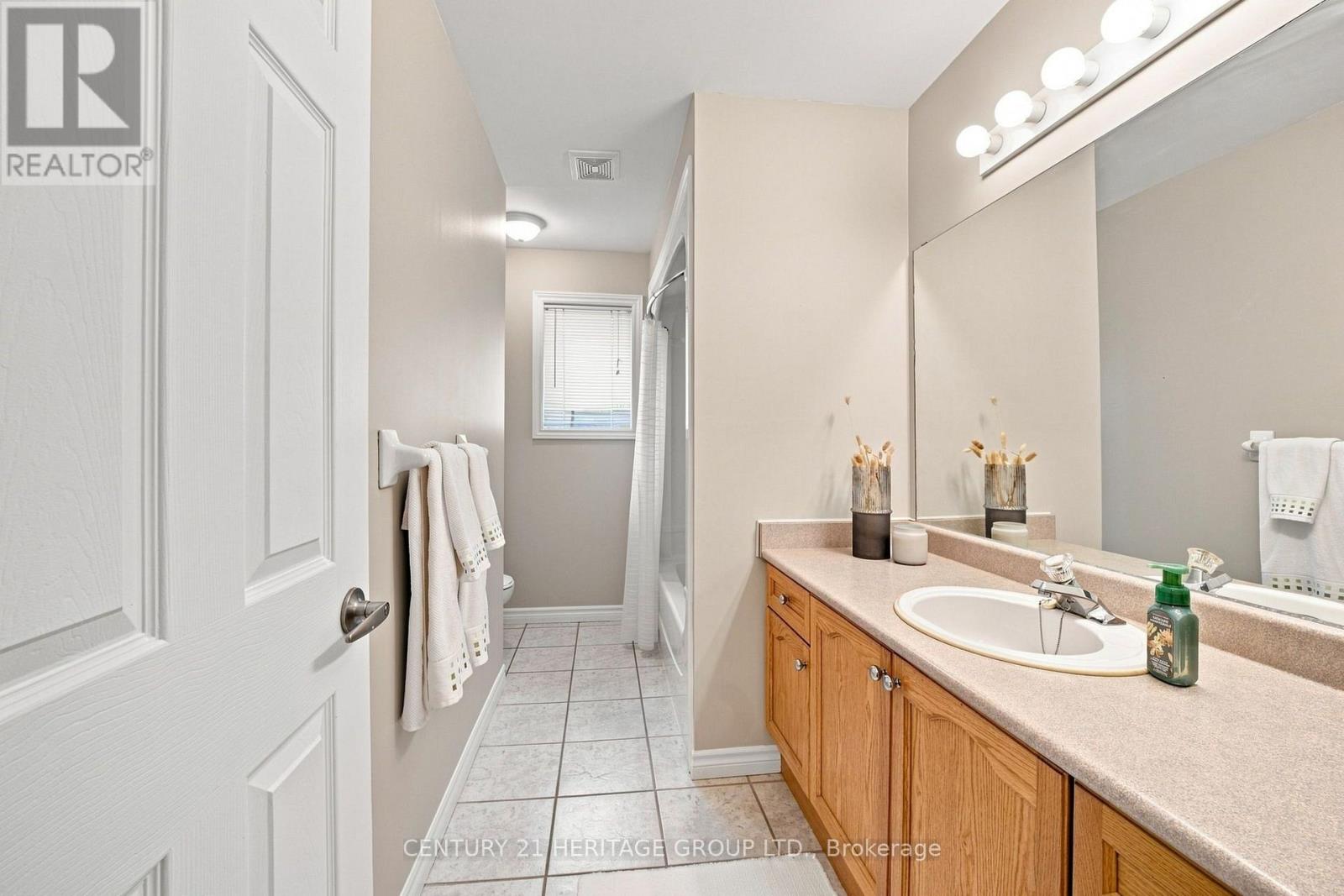 546 Jerseyville Road W Property Photo 29