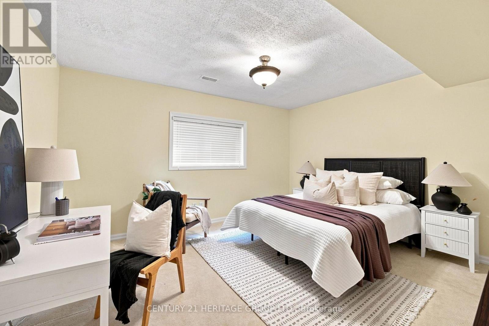 546 Jerseyville Road W Property Photo 36