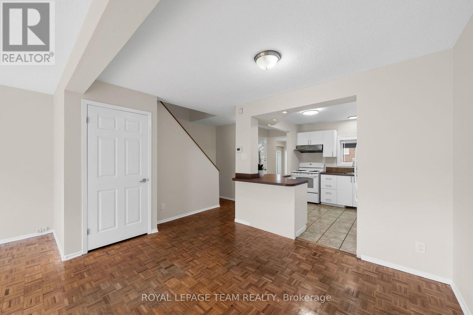 26 Paddington Private Property Photo 10