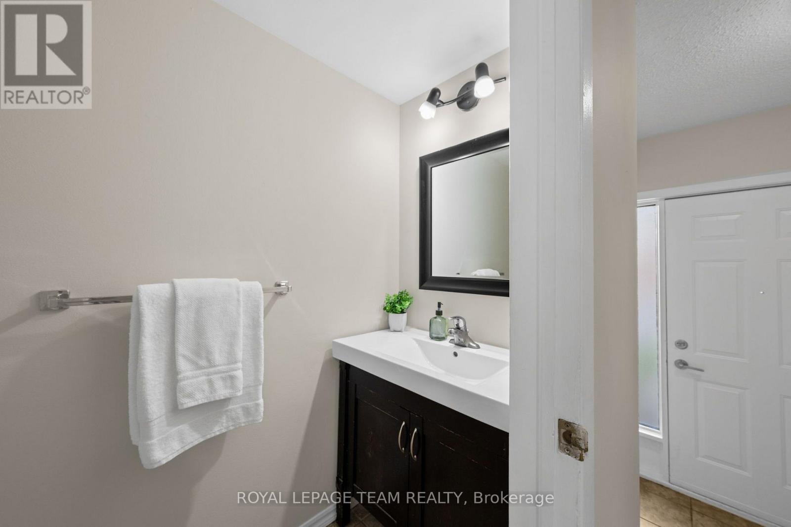 26 Paddington Private Property Photo 16
