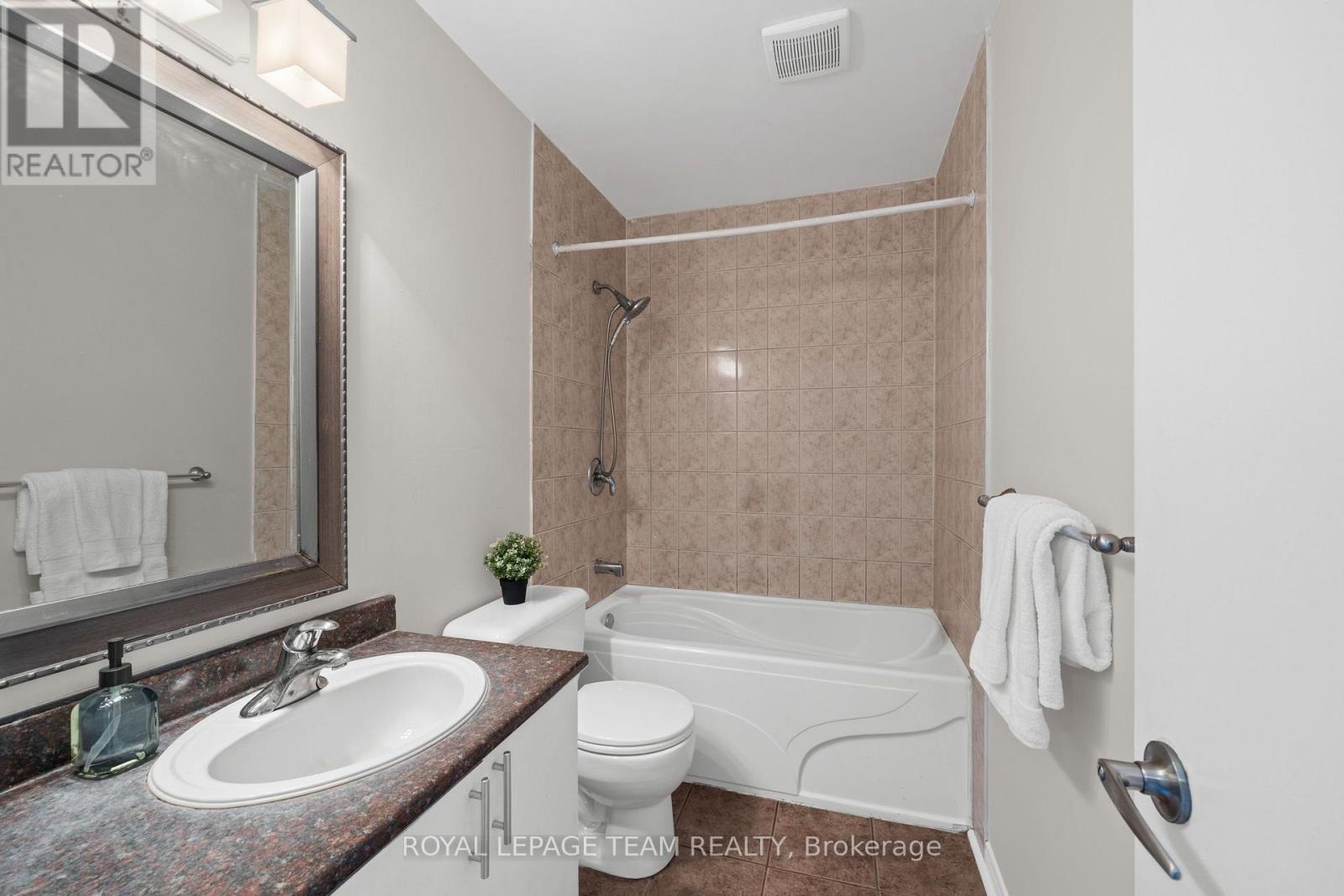 26 Paddington Private Property Photo 39