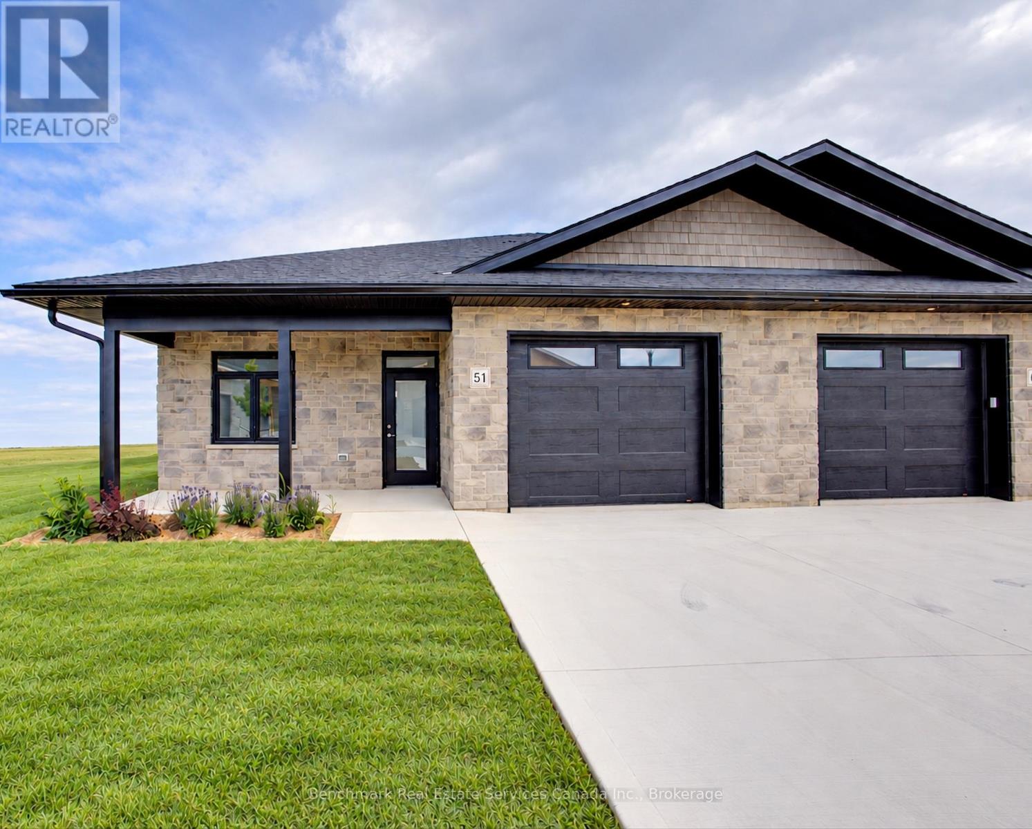 51 CAVALIER CRESCENT Property Photo 1