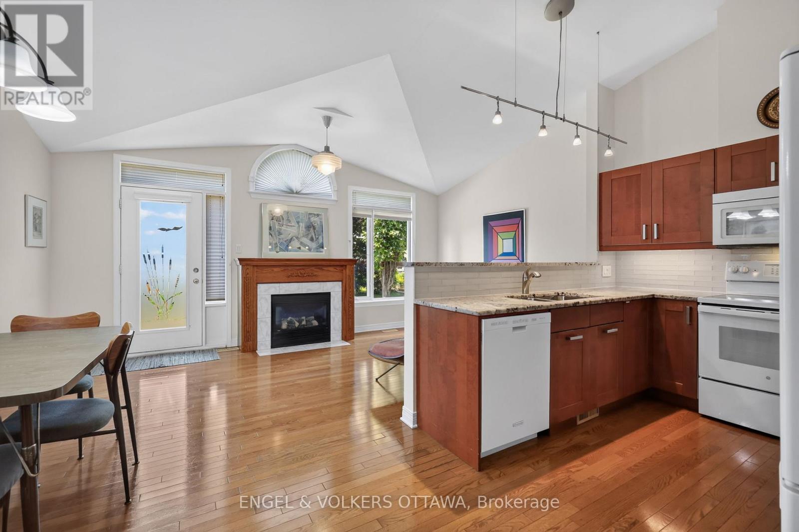 10 Waterthrush Crescent Property Photo 12
