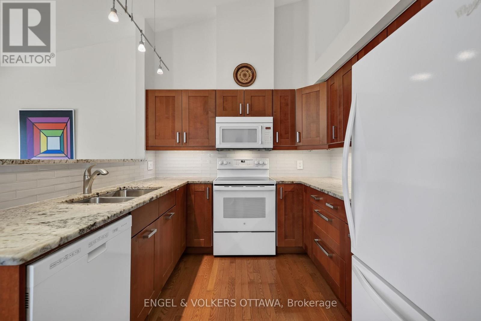 10 Waterthrush Crescent Property Photo 14