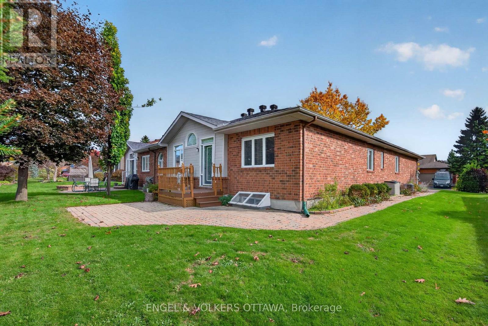10 Waterthrush Crescent Property Photo 40