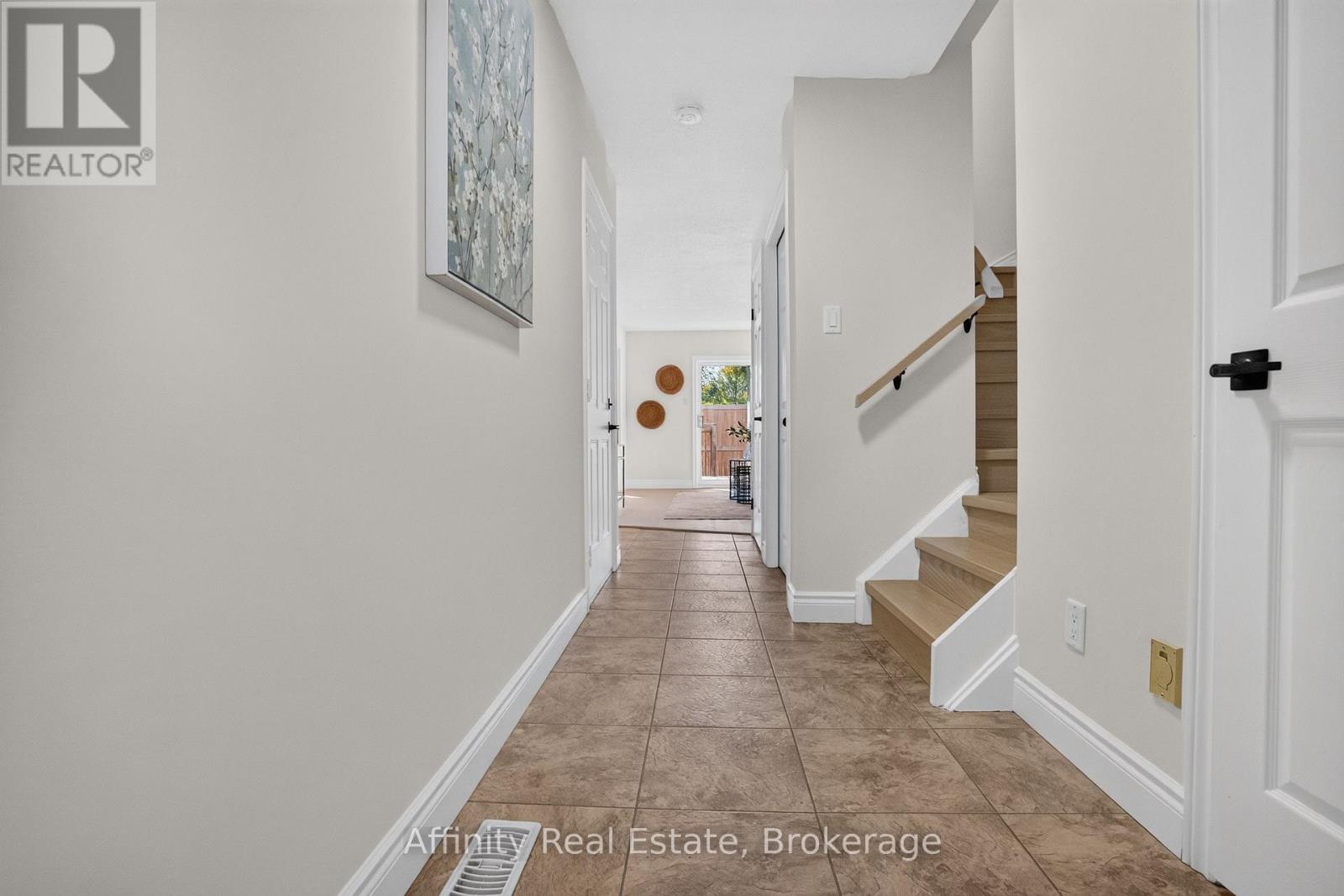 5 - 350 Erbsville Road Property Photo 7