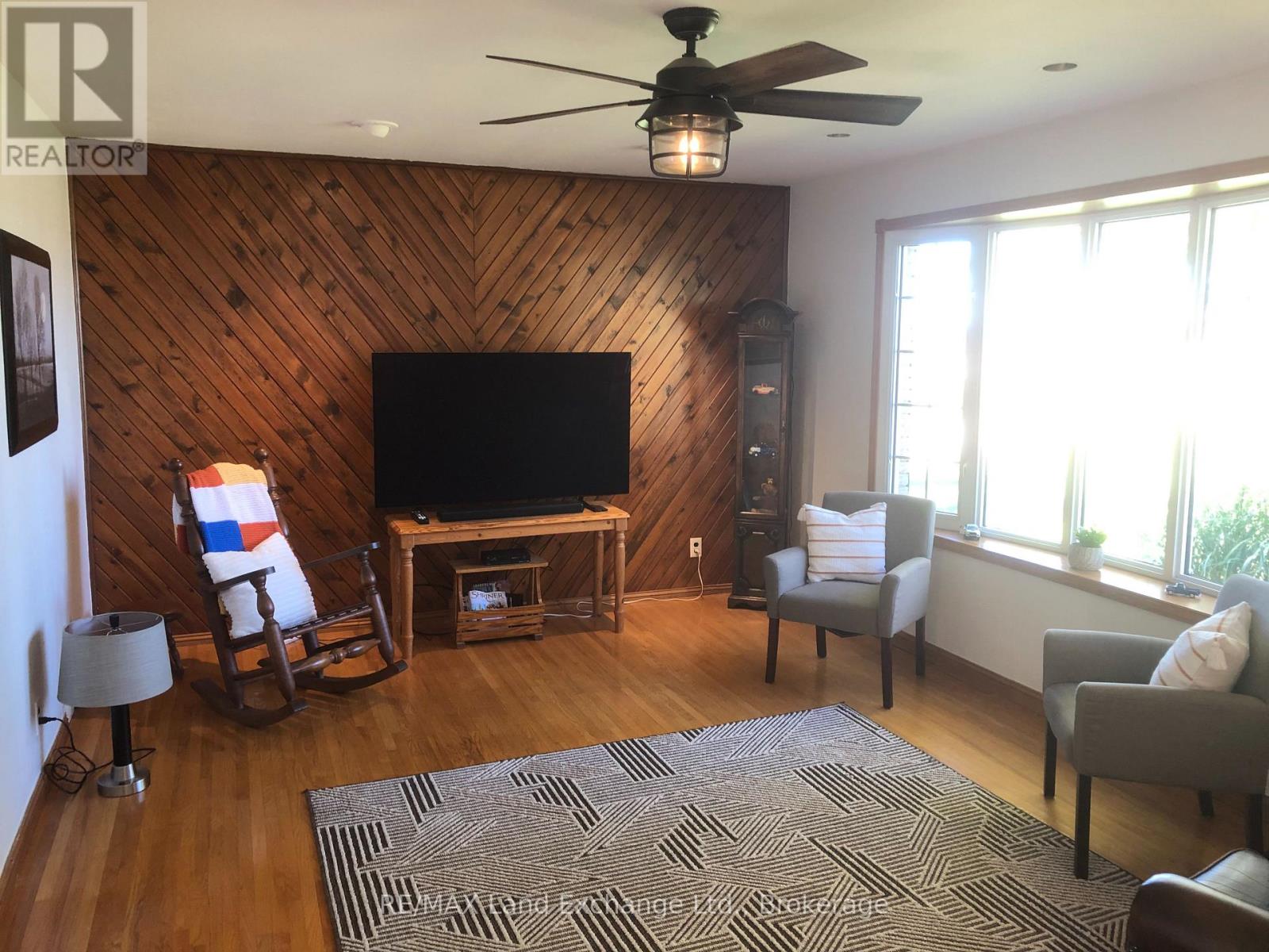 1073 8 Concession Property Photo 6