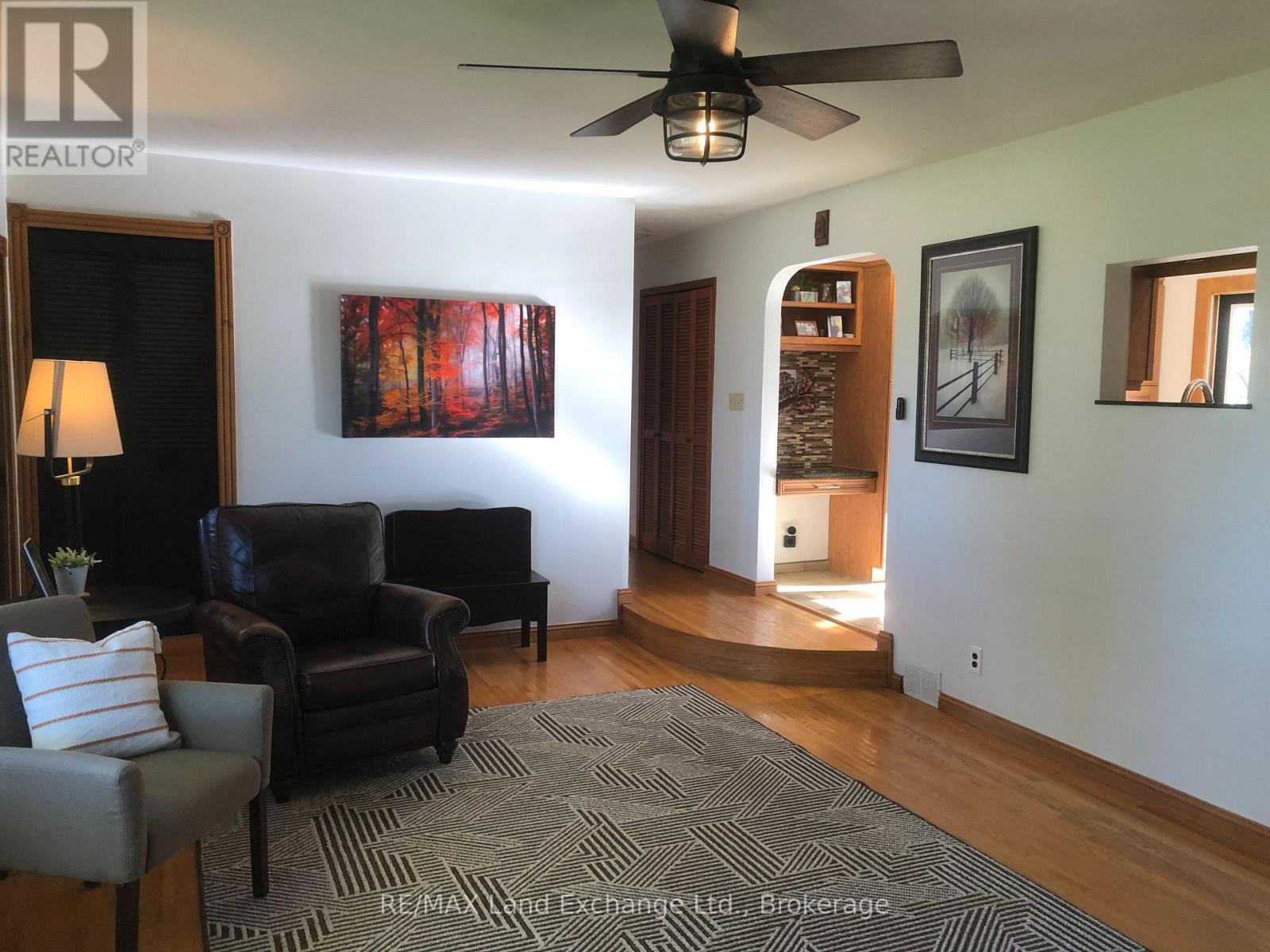 1073 8 Concession Property Photo 7