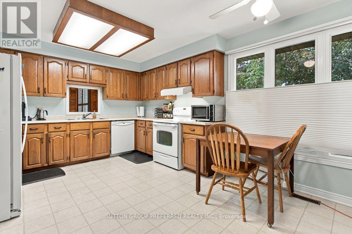 31 - 55 Fiddlers Green Road Property Photo 12