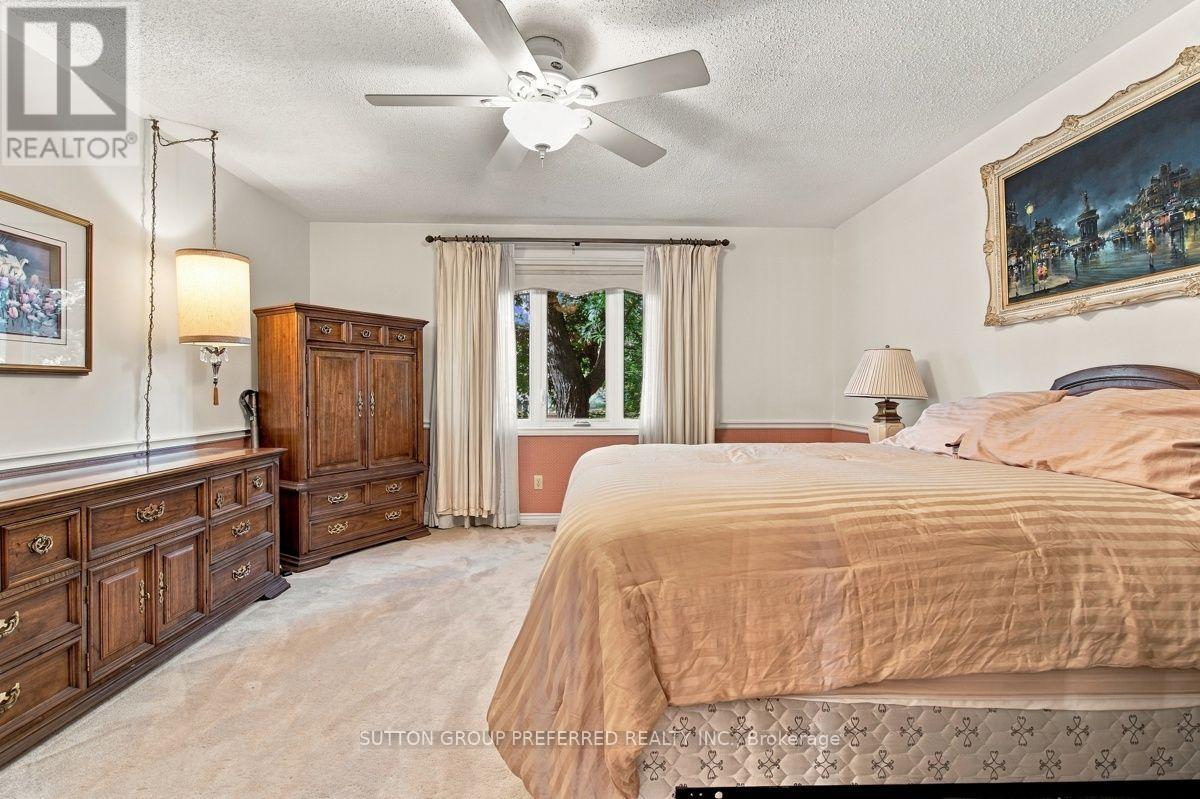 31 - 55 Fiddlers Green Road Property Photo 15