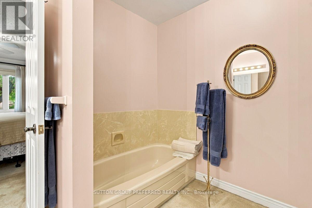 31 - 55 Fiddlers Green Road Property Photo 19