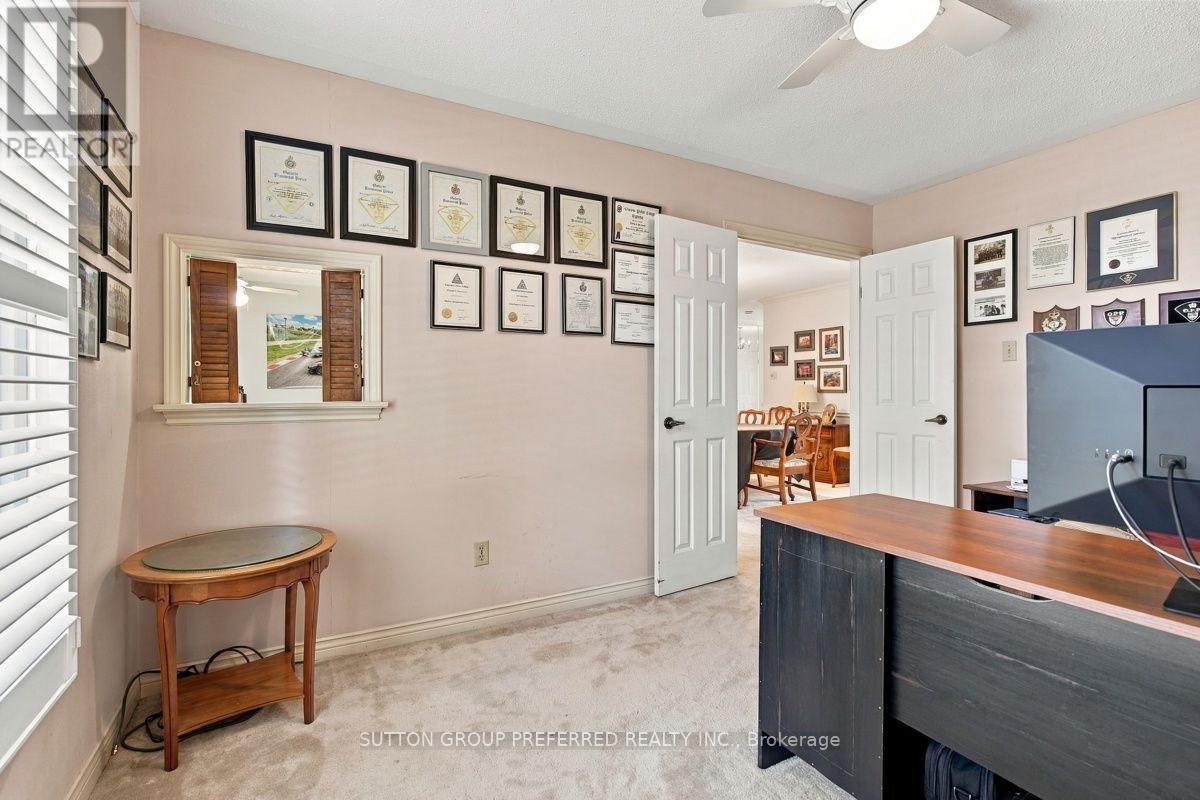 31 - 55 Fiddlers Green Road Property Photo 26