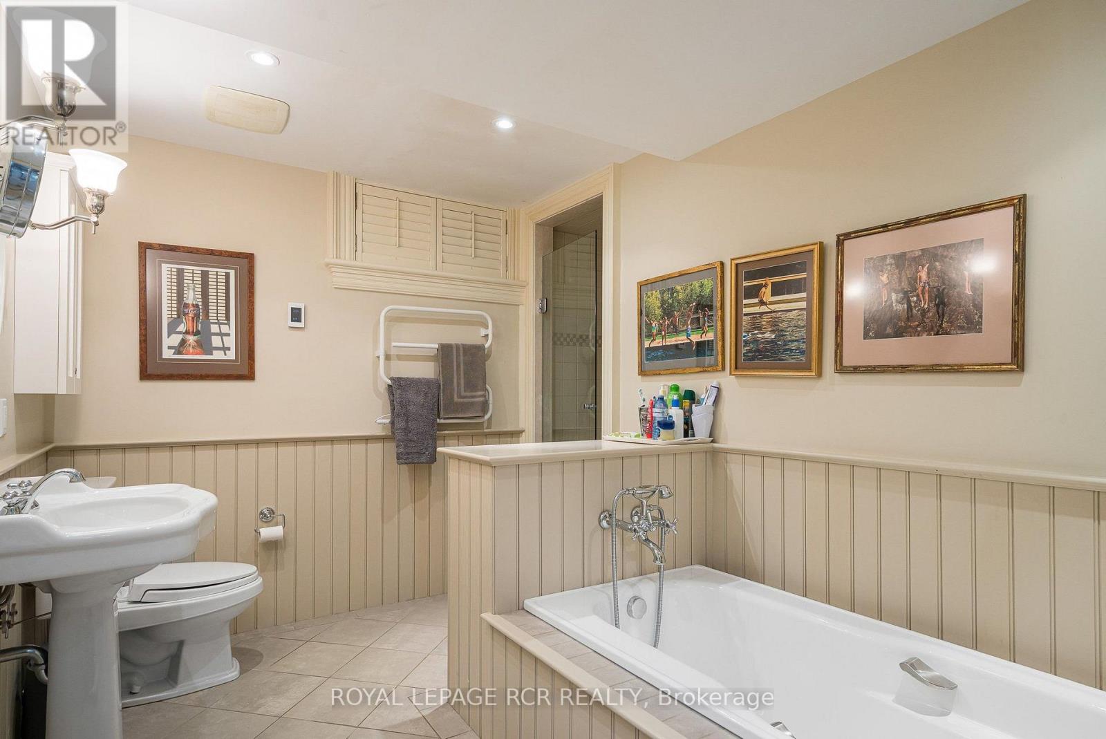 718157 1st Line E Property Photo 32