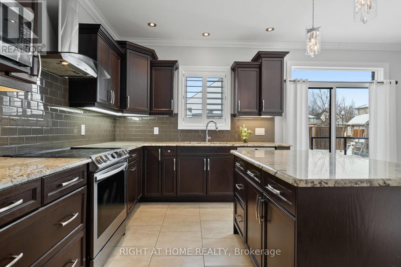6540 Upper Canada Cross Property Photo 11