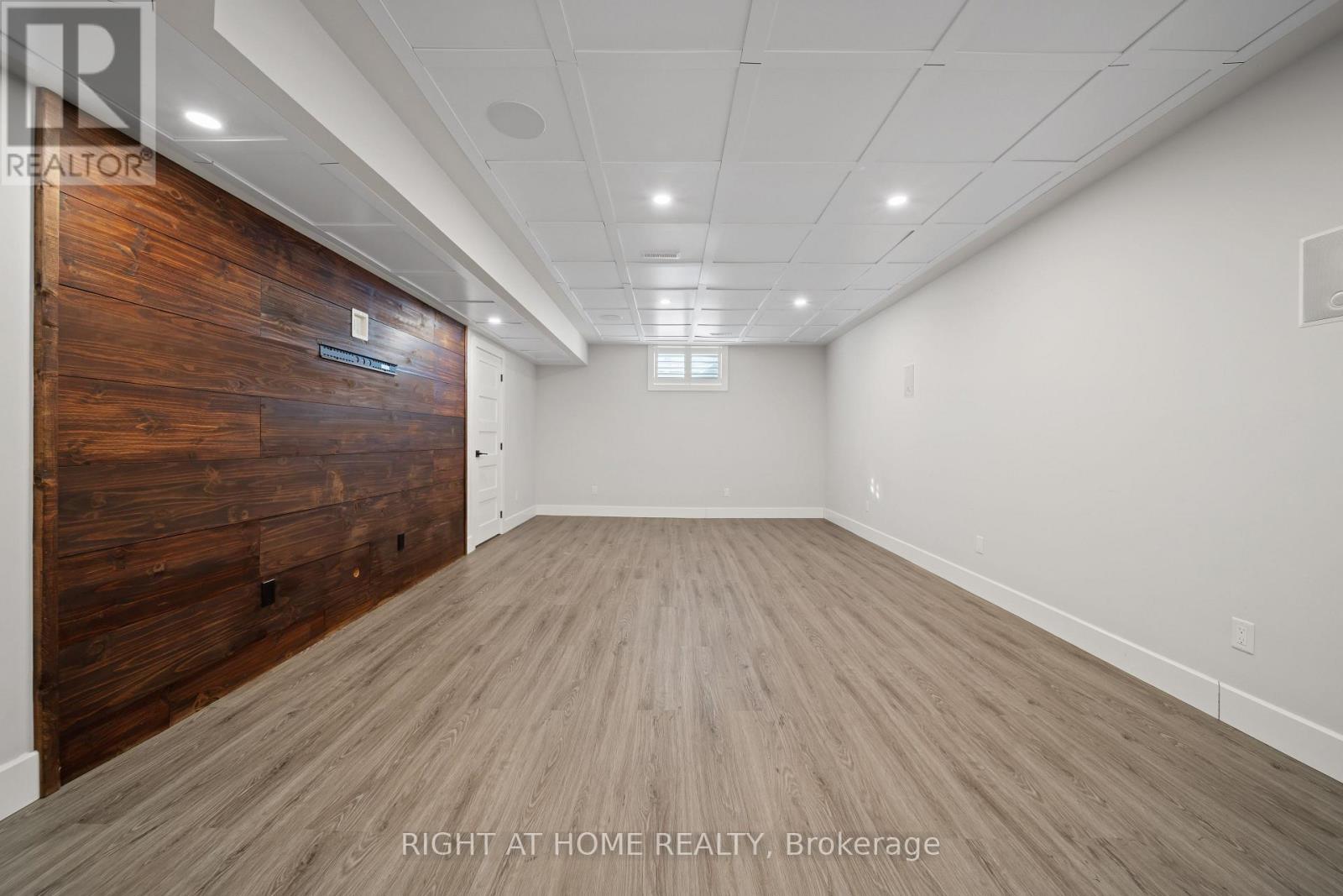 6540 Upper Canada Cross Property Photo 32