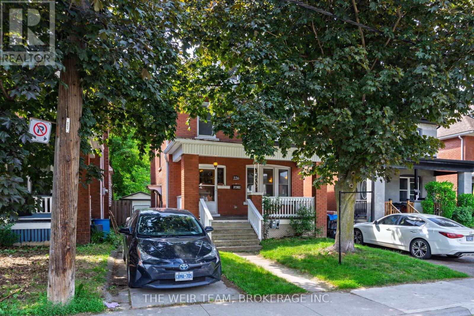 226 Ottawa Street S Property Photo 2