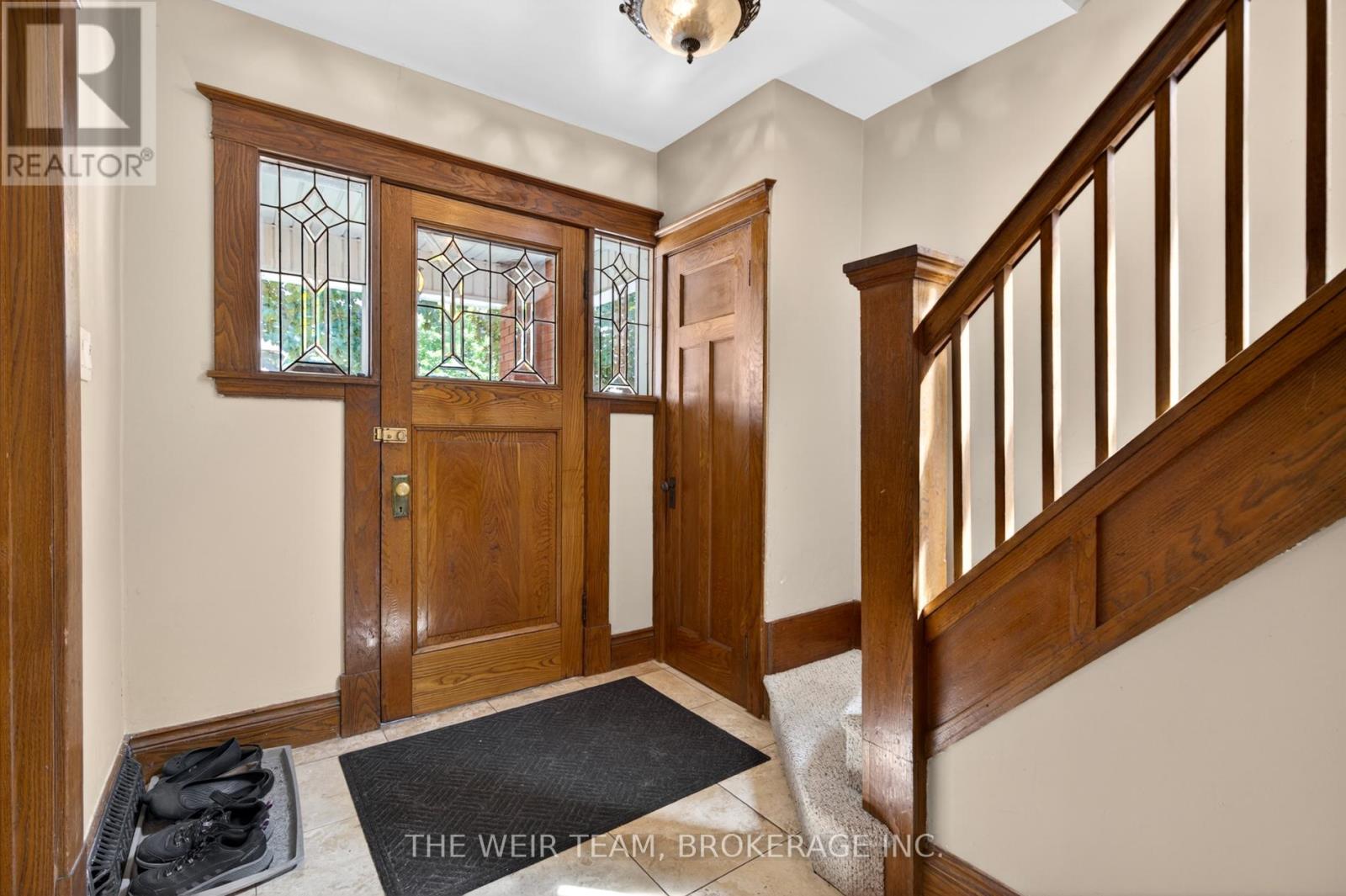 226 Ottawa Street S Property Photo 3