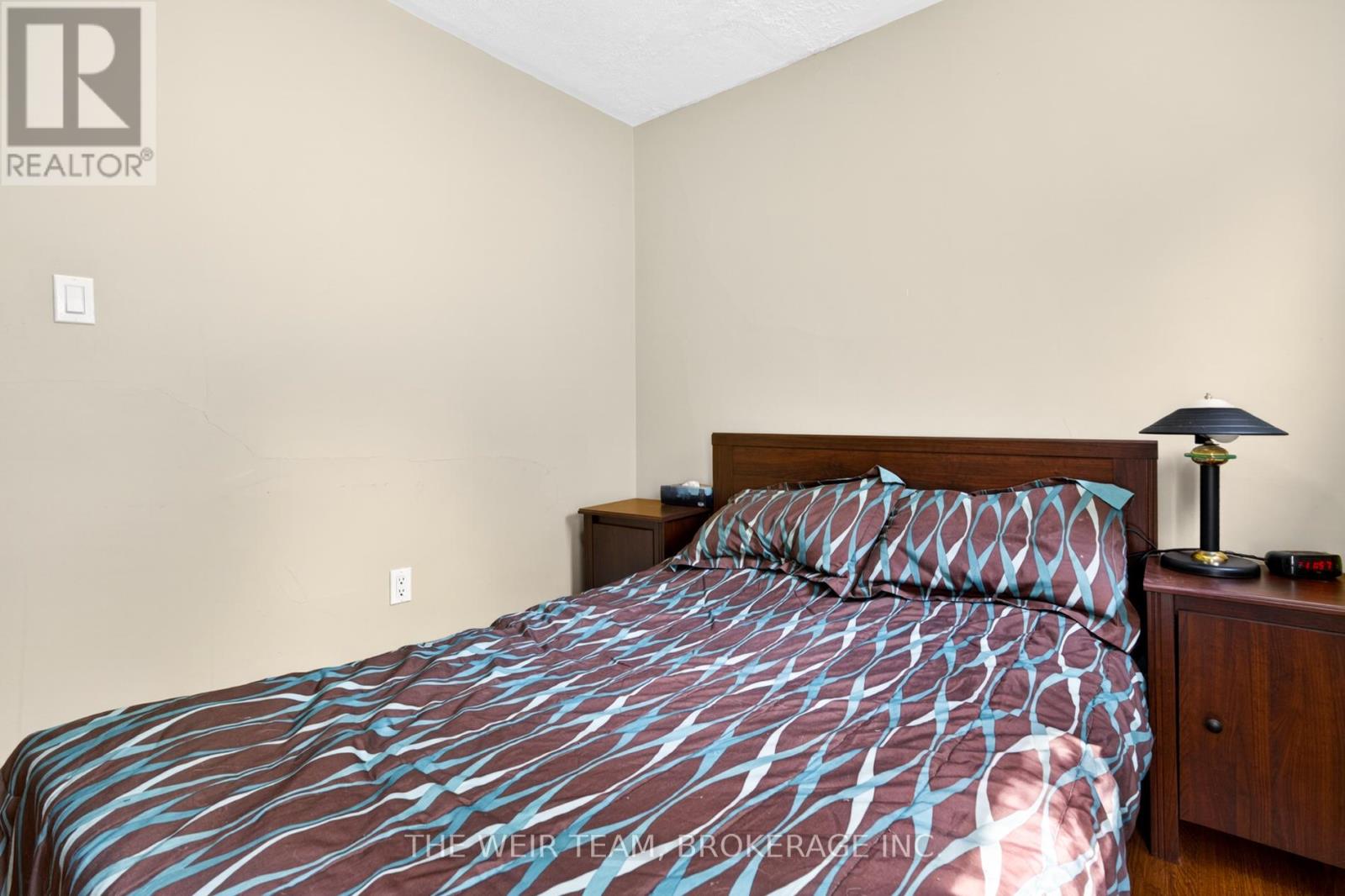 226 Ottawa Street S Property Photo 20