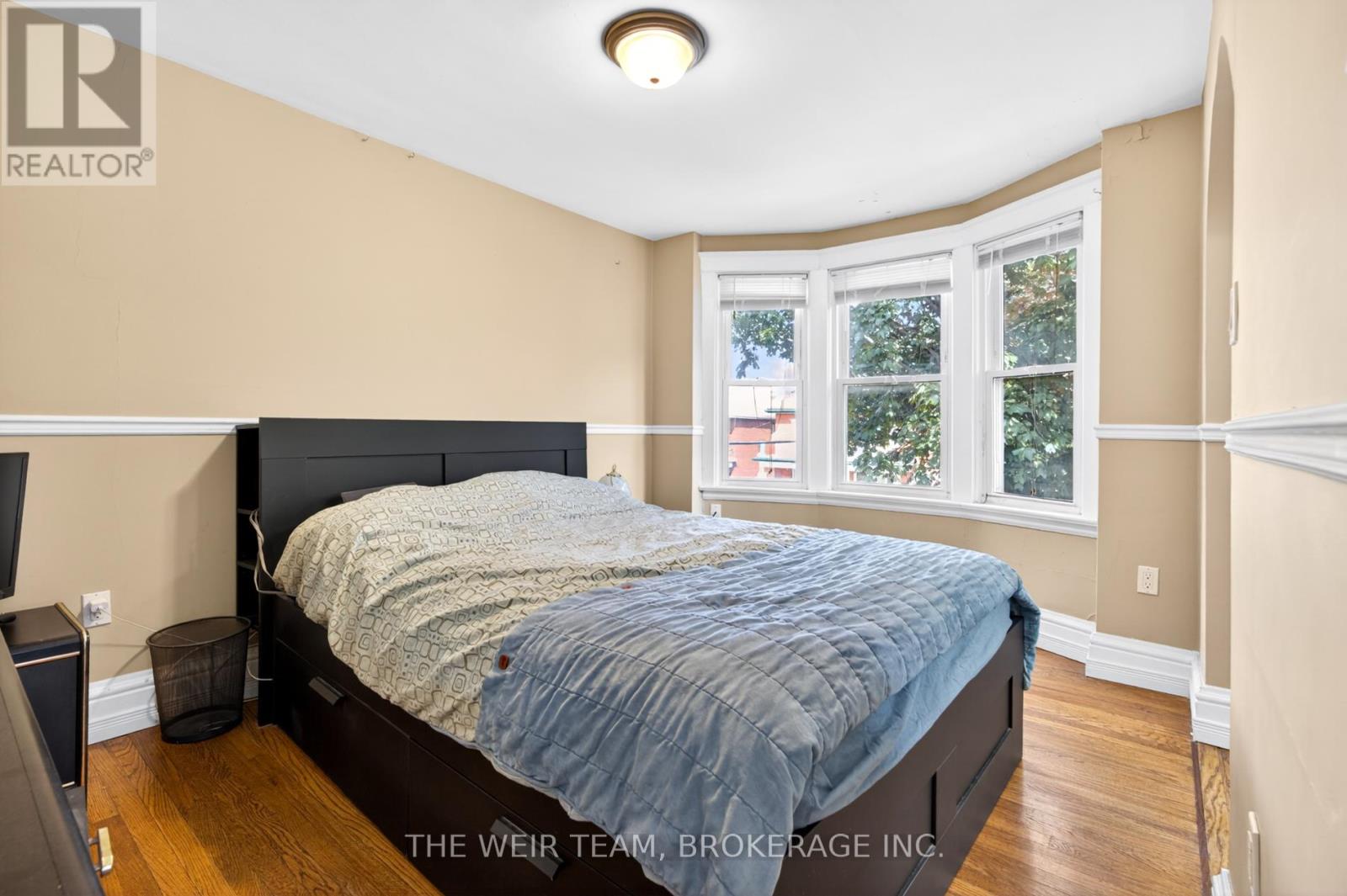 226 Ottawa Street S Property Photo 22