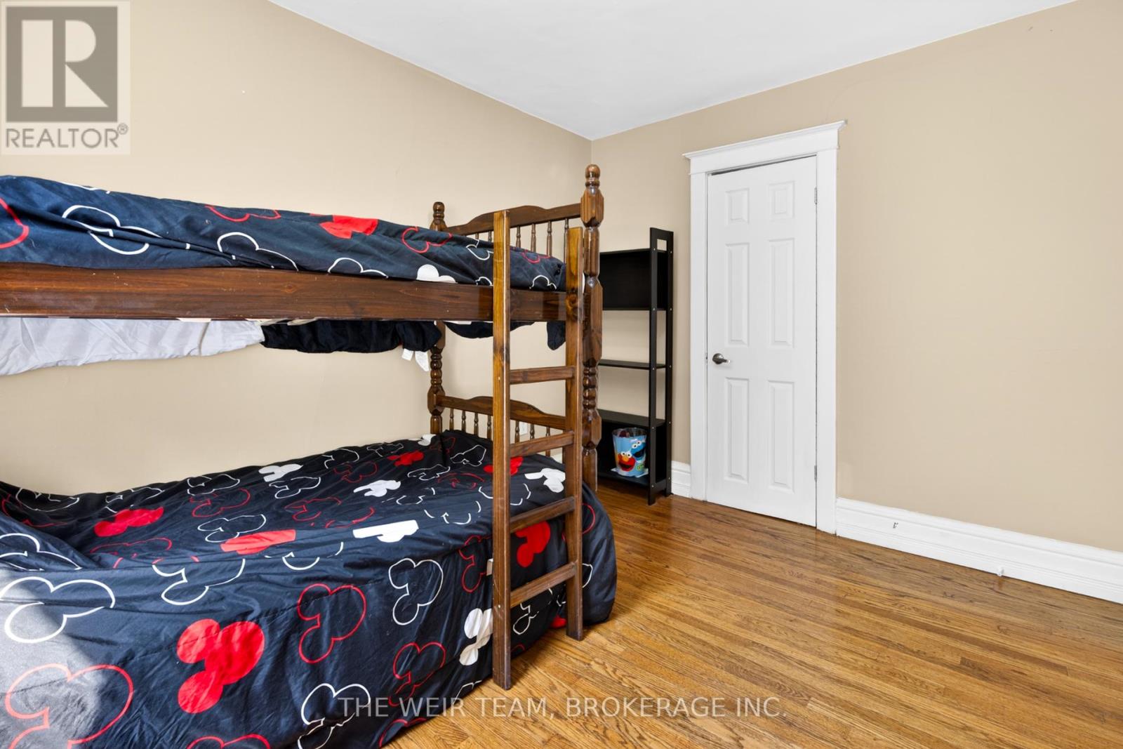 226 Ottawa Street S Property Photo 24