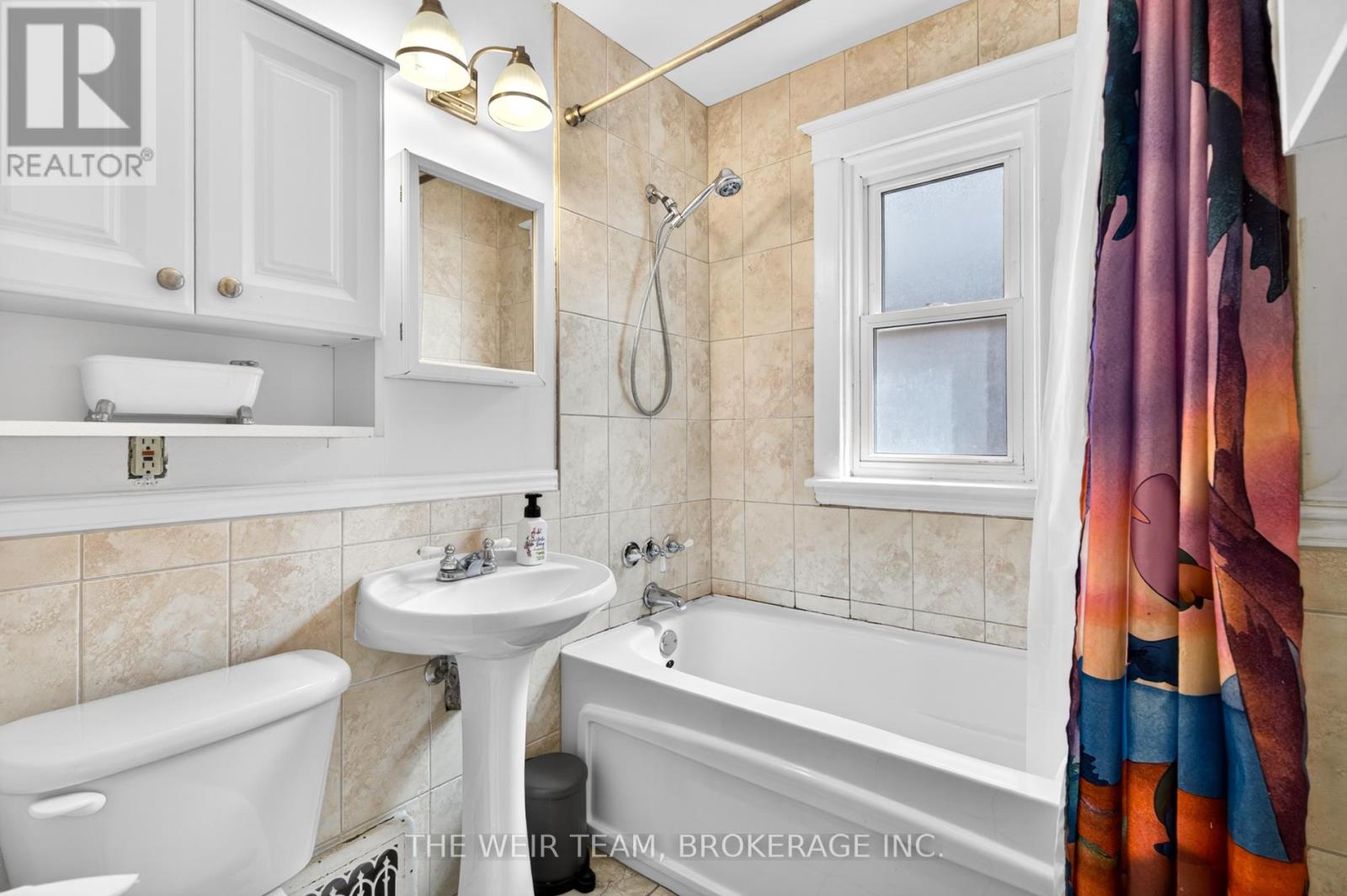 226 Ottawa Street S Property Photo 26
