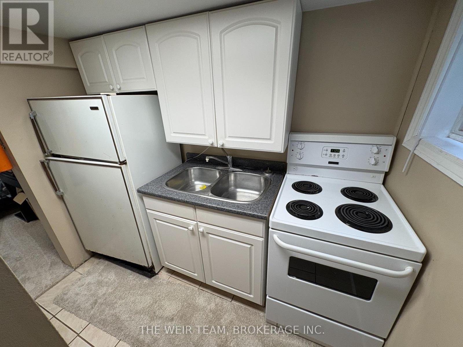 226 Ottawa Street S Property Photo 31