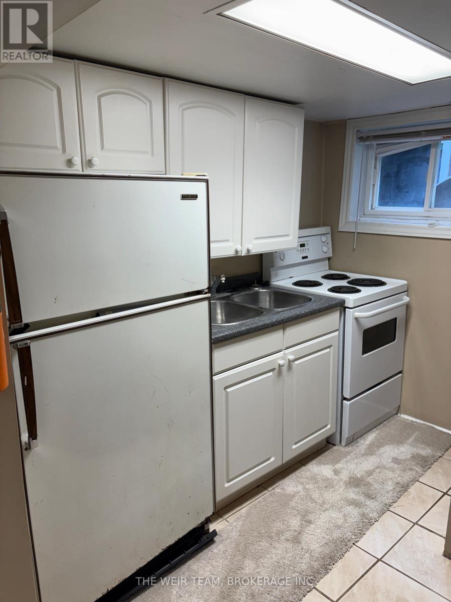 226 Ottawa Street S Property Photo 32