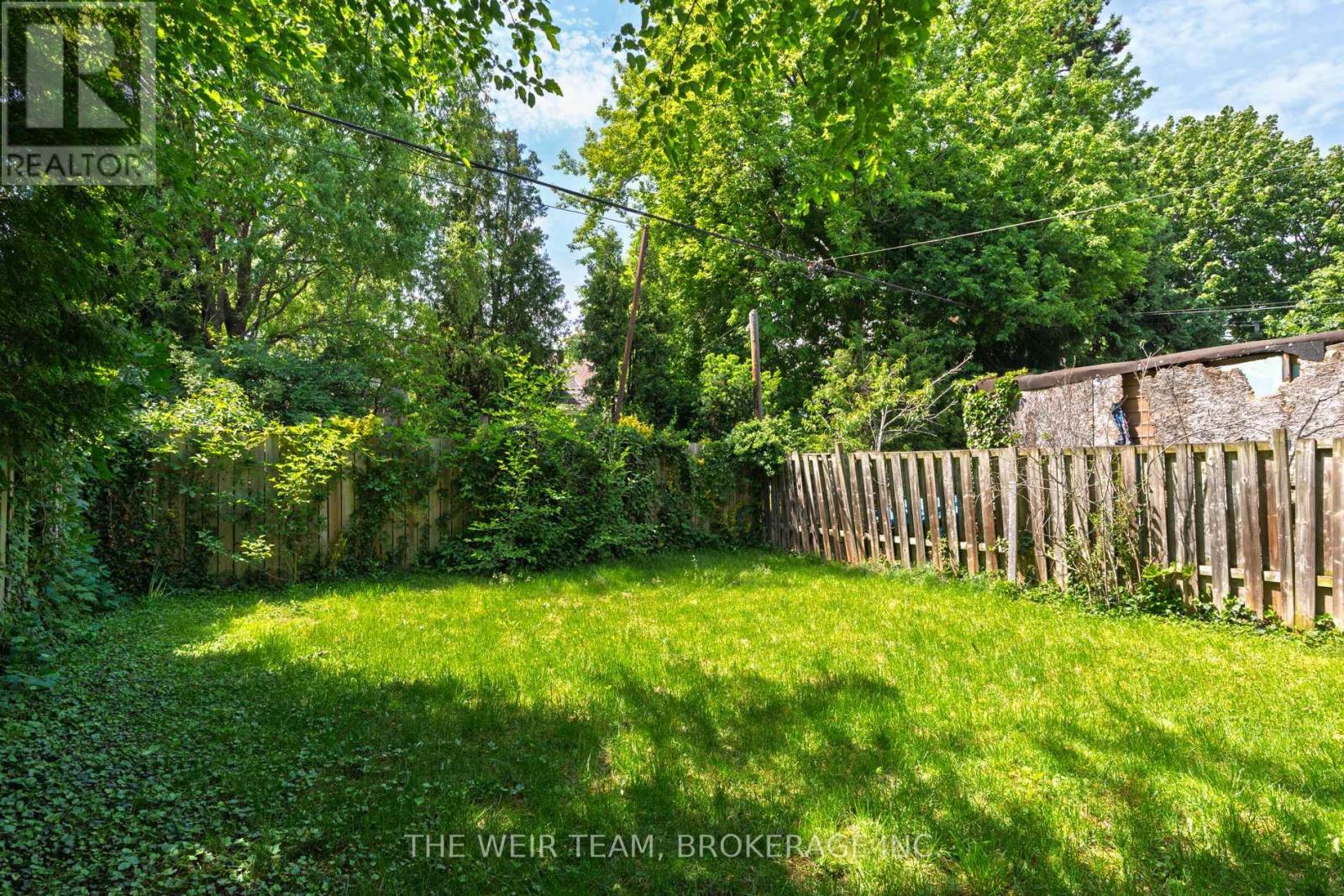 226 Ottawa Street S Property Photo 34