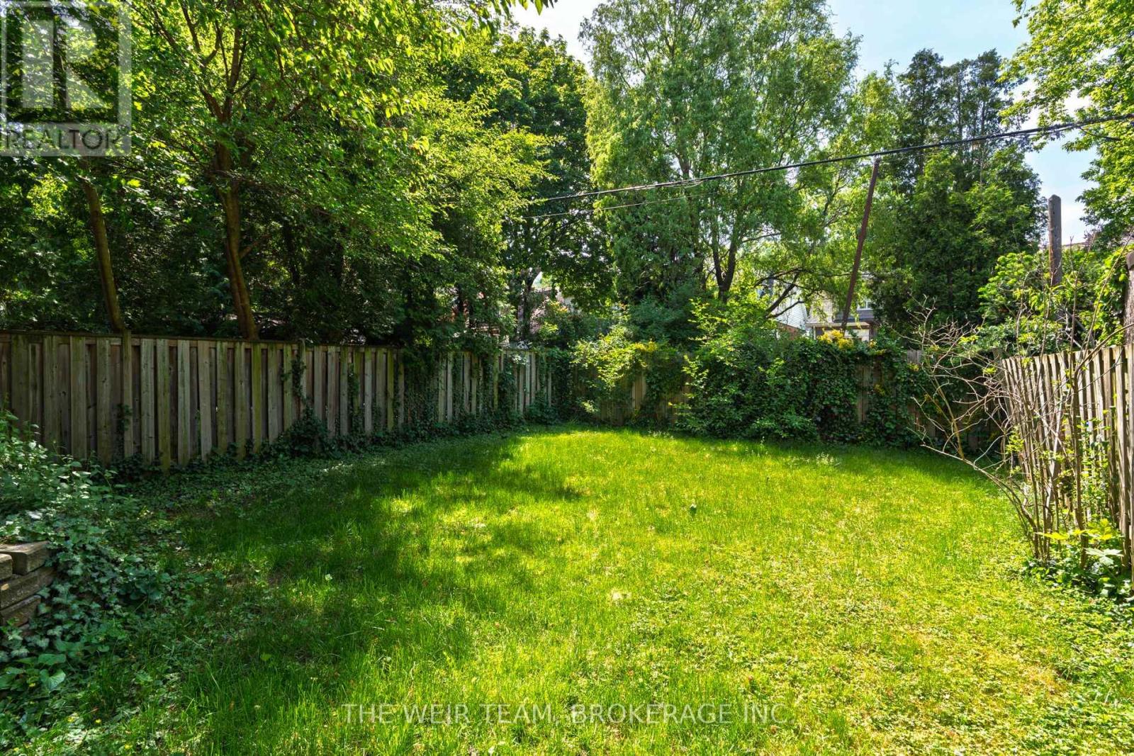 226 Ottawa Street S Property Photo 39